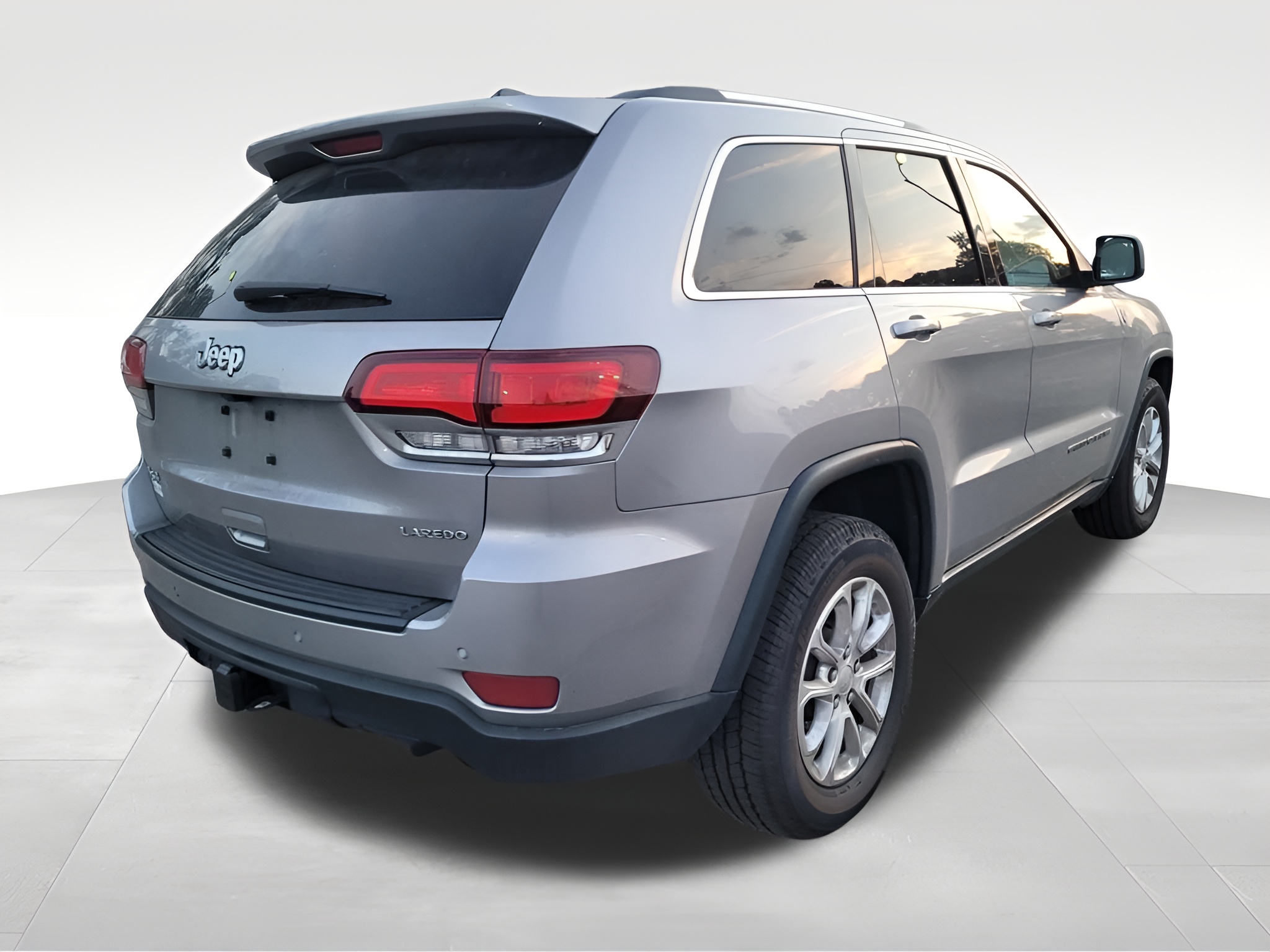 Vehicle image 21 of 23