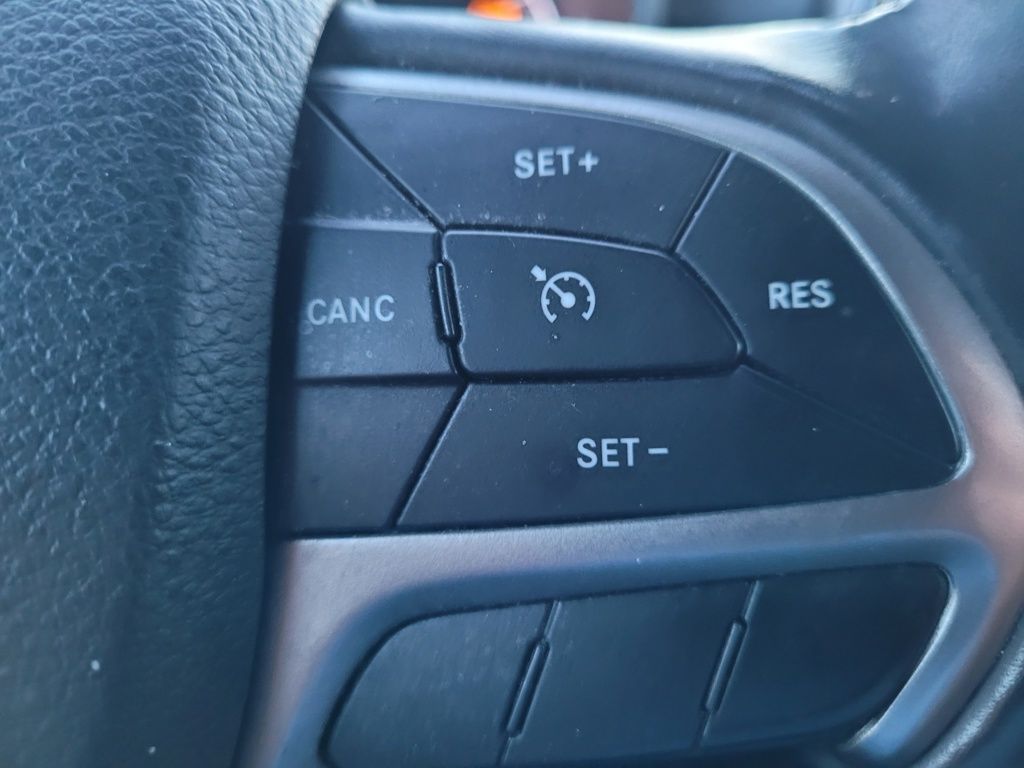 Vehicle image 14 of 23