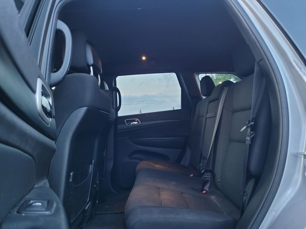 Vehicle image 16 of 23