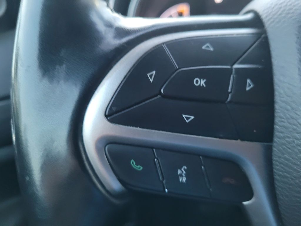 Vehicle image 13 of 23