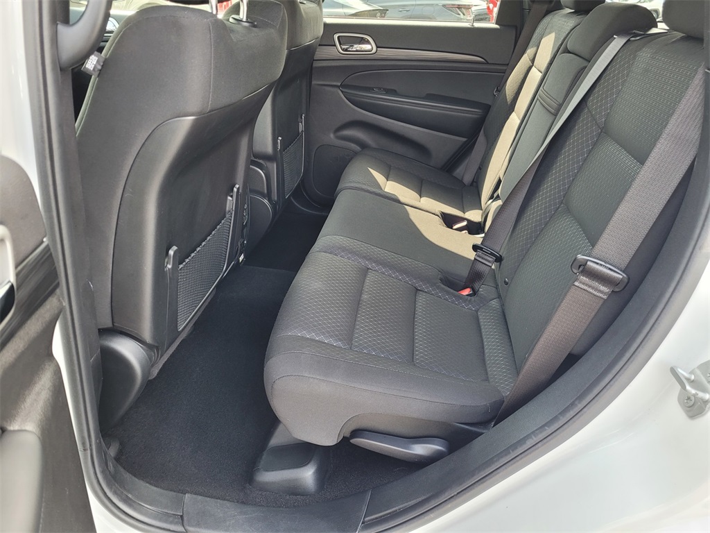 Vehicle image 16 of 34