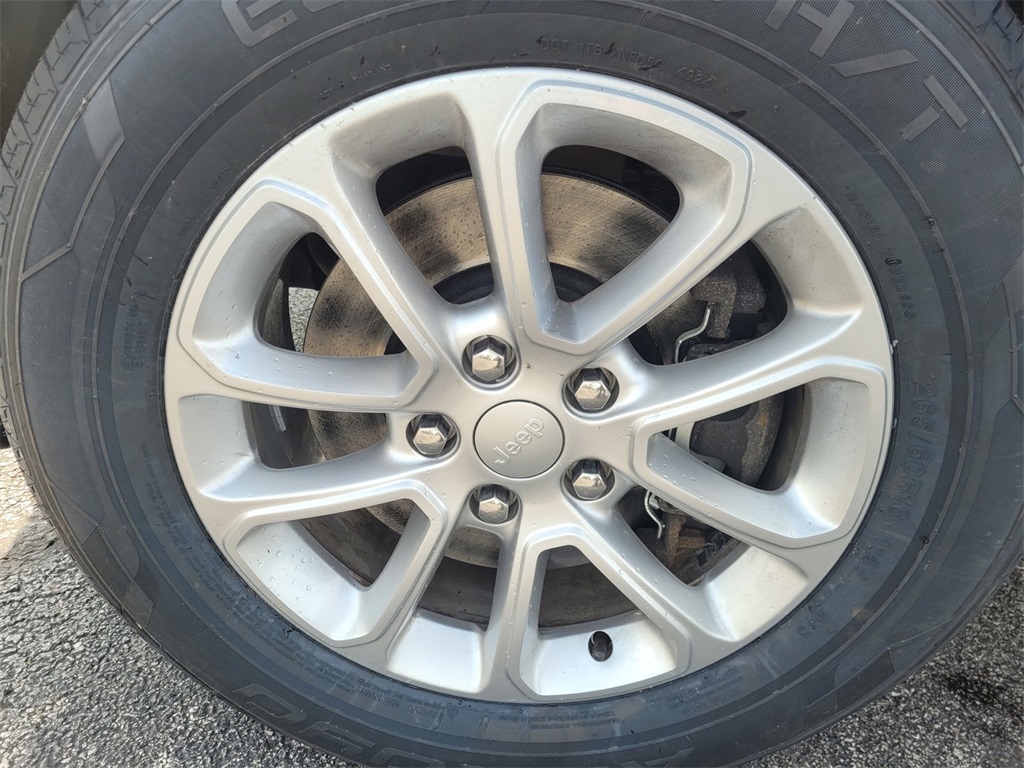 Vehicle image 12 of 34
