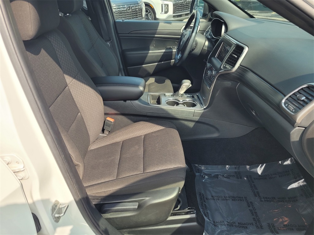 Vehicle image 19 of 34