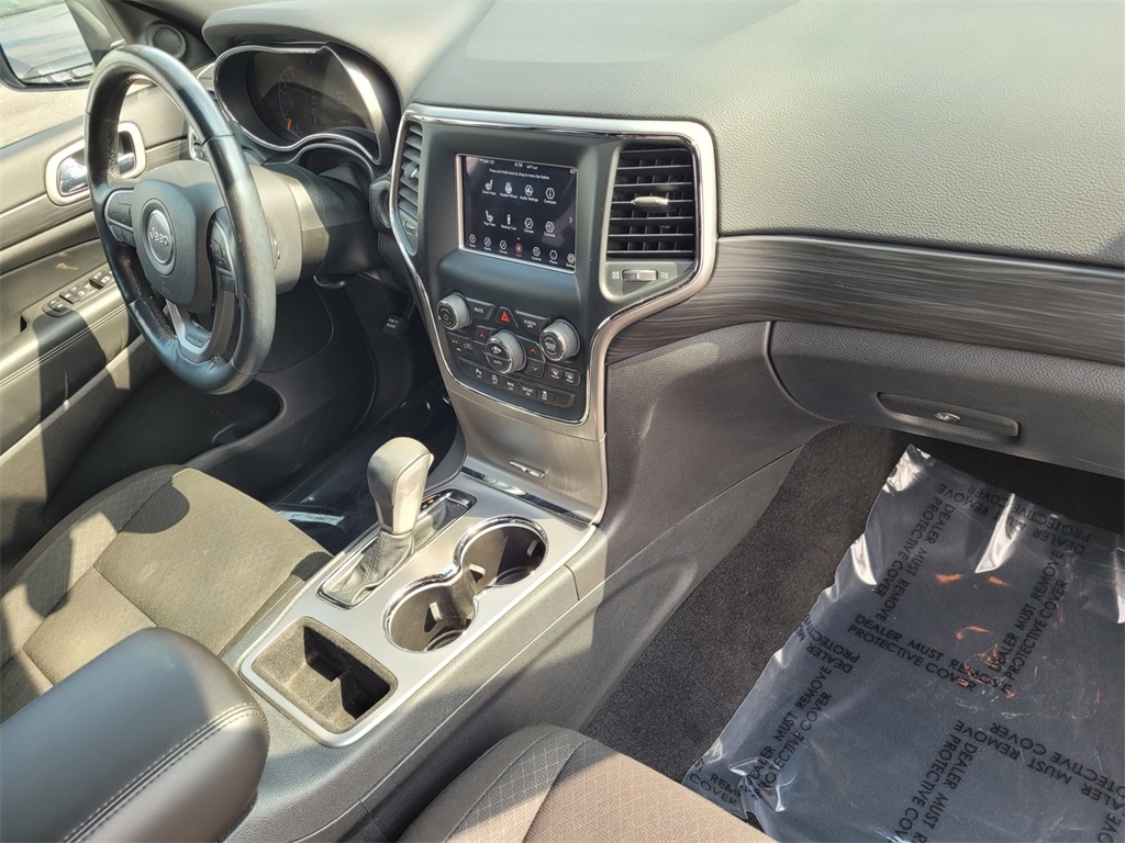 Vehicle image 20 of 34