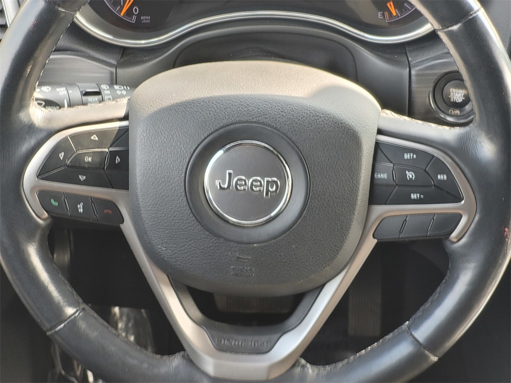 Vehicle image 25 of 34