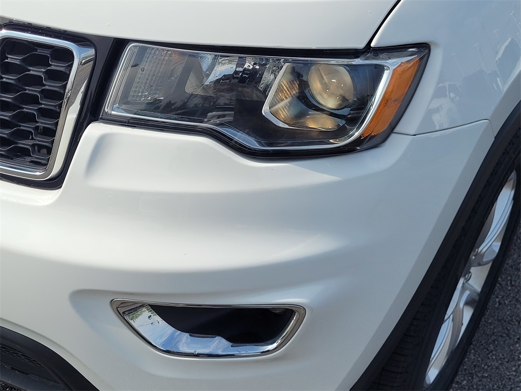 Vehicle image 11 of 34