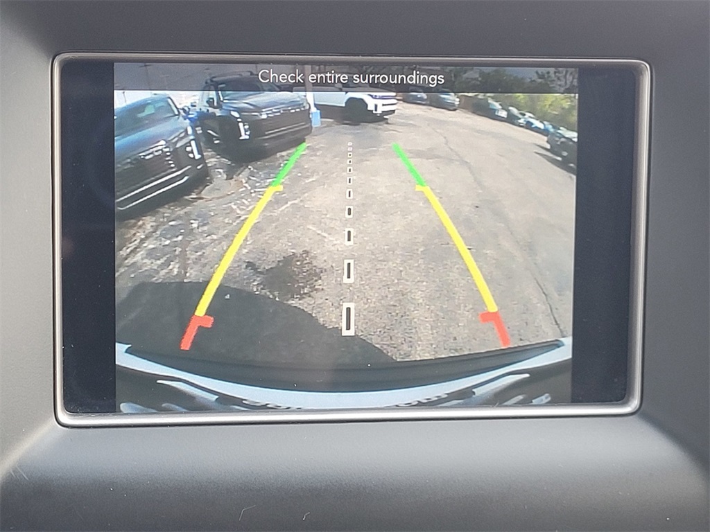 Vehicle image 33 of 34