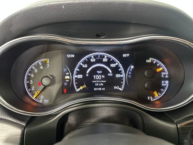 Vehicle image 17 of 29