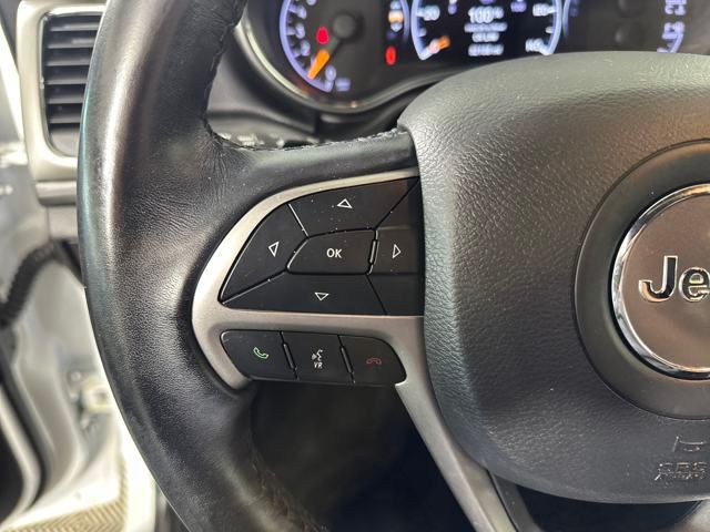Vehicle image 27 of 29