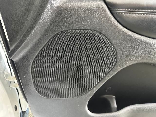 Vehicle image 23 of 29