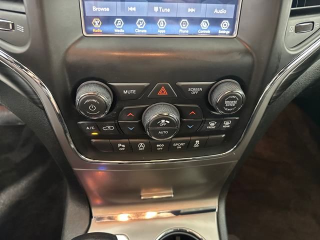 Vehicle image 24 of 29