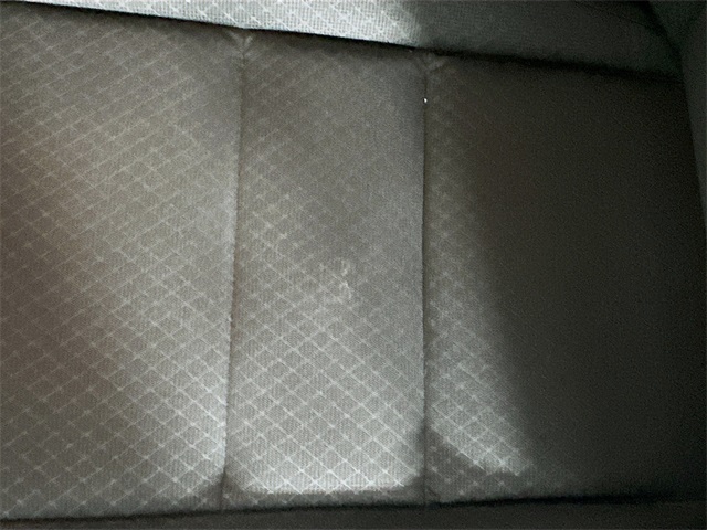 Vehicle image 18 of 28