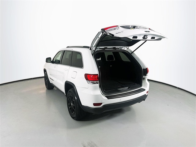 Vehicle image 7 of 28