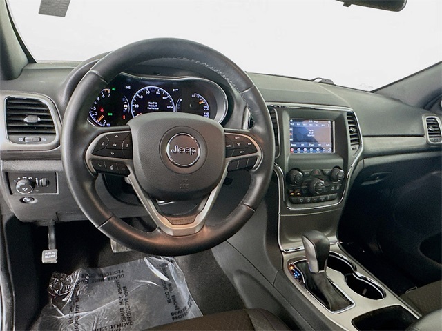 Vehicle image 10 of 28