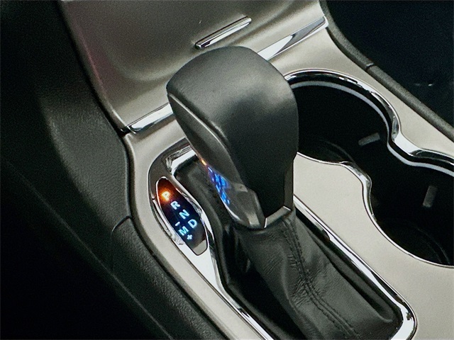 Vehicle image 16 of 28