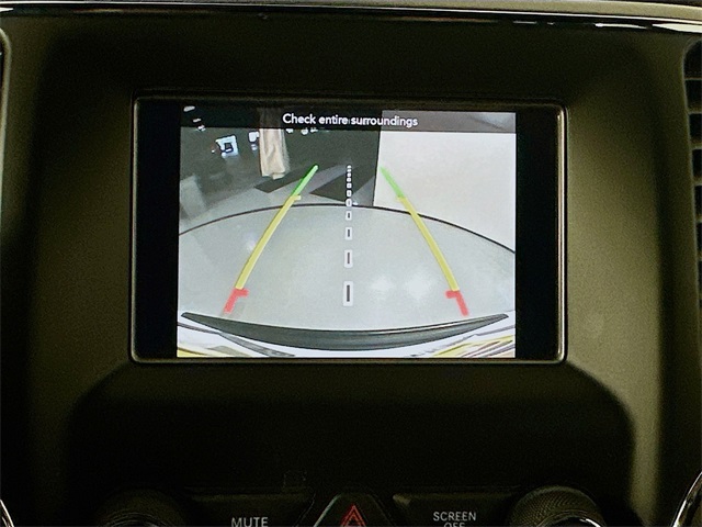 Vehicle image 13 of 28