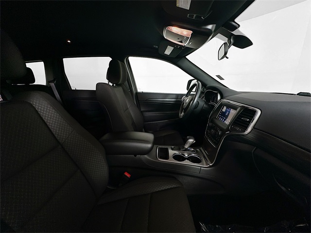 Vehicle image 24 of 28