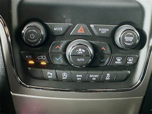 Vehicle image 15 of 28