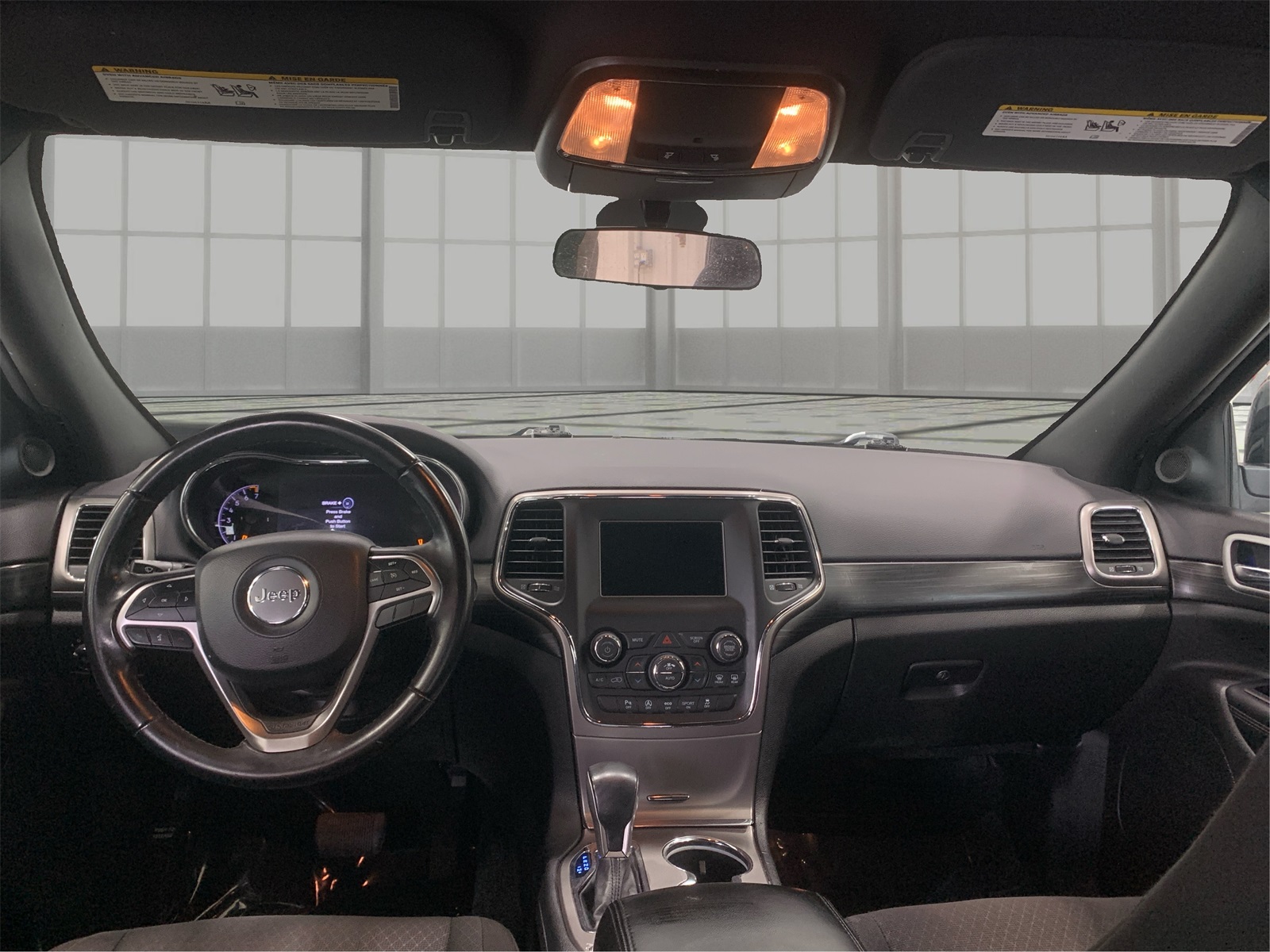 Vehicle image 14 of 32