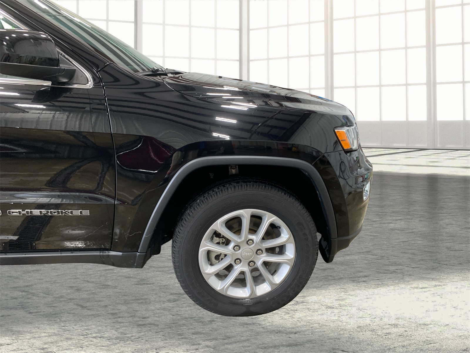 Vehicle image 6 of 32