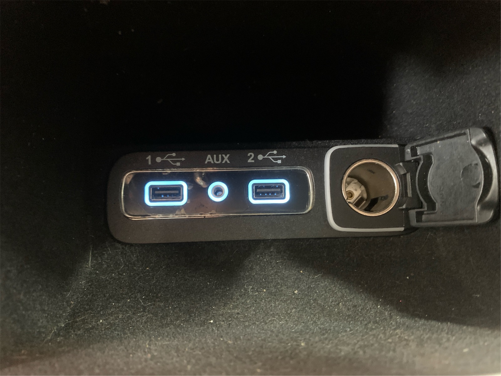 Vehicle image 22 of 32