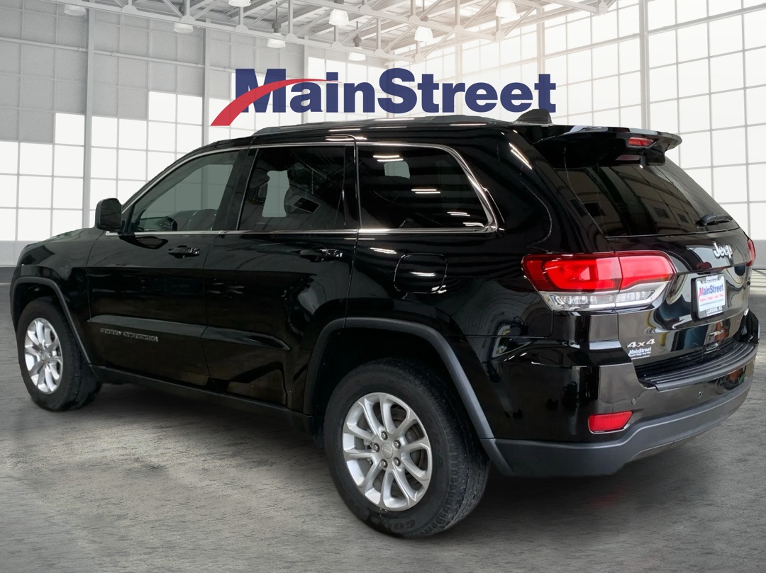 Vehicle image 8 of 32