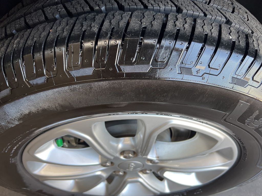 Vehicle image 19 of 45