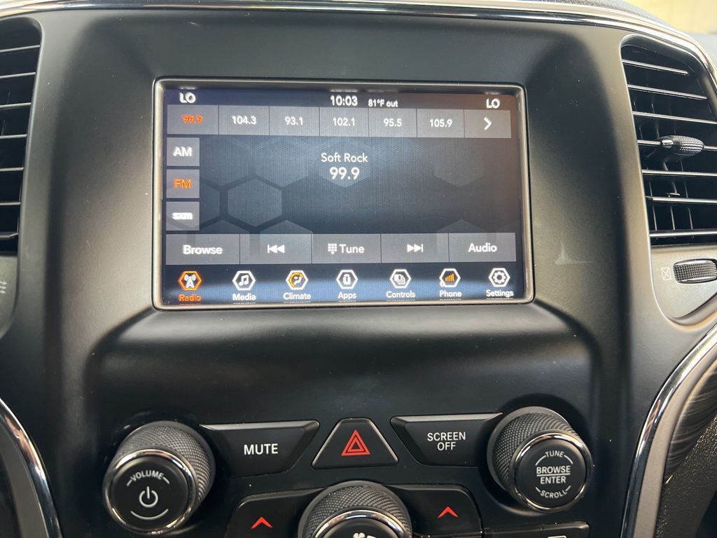 Vehicle image 27 of 45