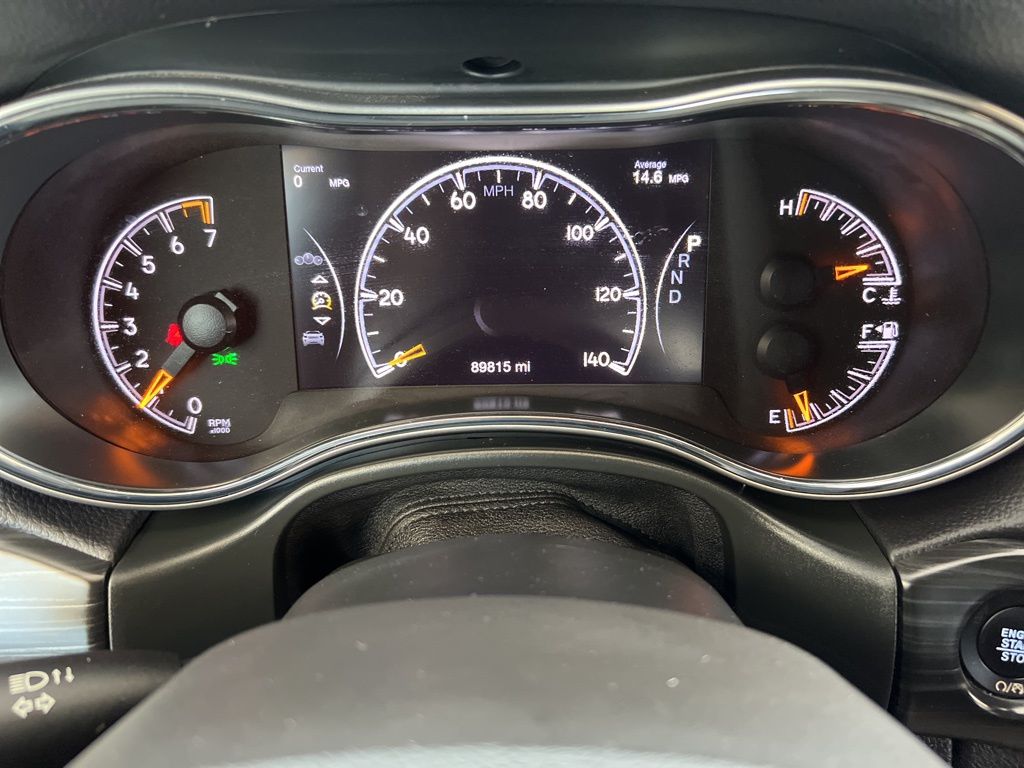 Vehicle image 25 of 45
