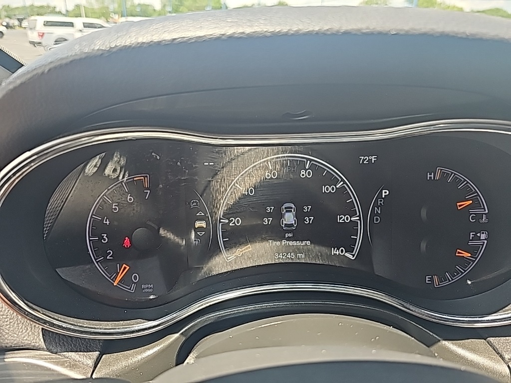 Vehicle image 18 of 26