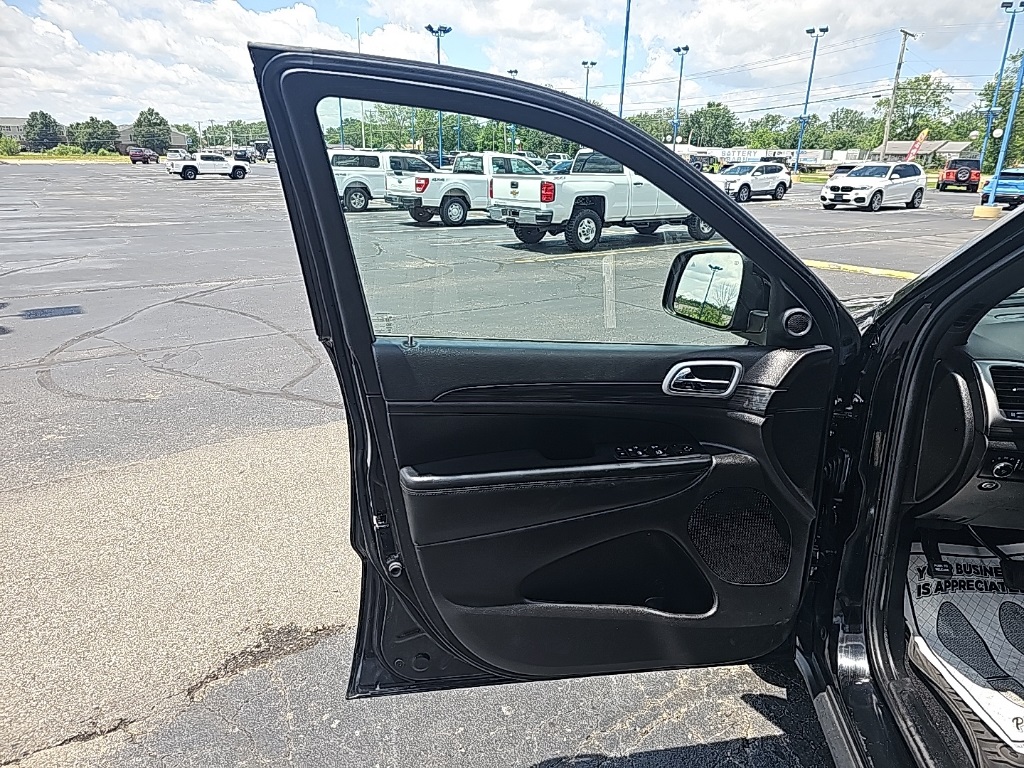 Vehicle image 15 of 26