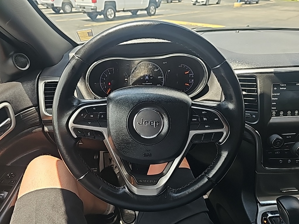 Vehicle image 16 of 26