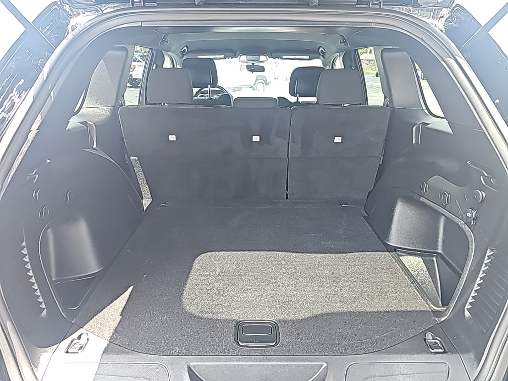 Vehicle image 11 of 26