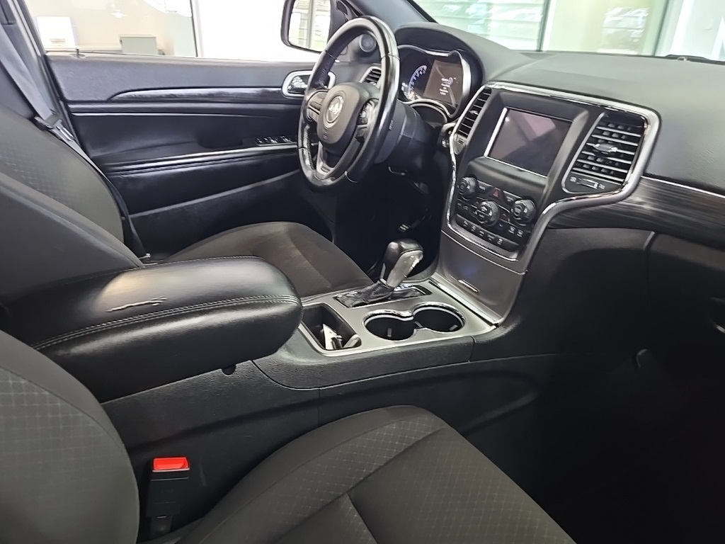 Vehicle image 19 of 35