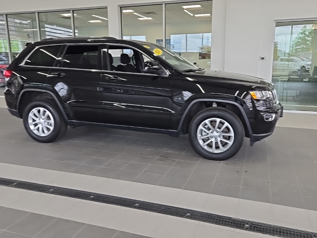 Vehicle image 4 of 35