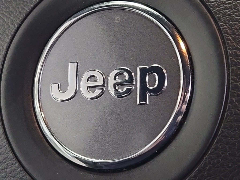 Vehicle image 31 of 35