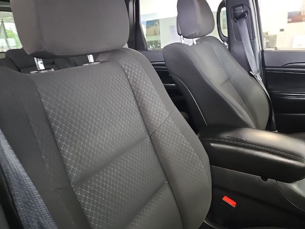Vehicle image 17 of 35
