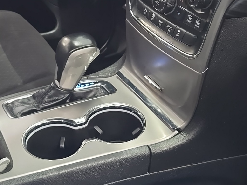 Vehicle image 23 of 35