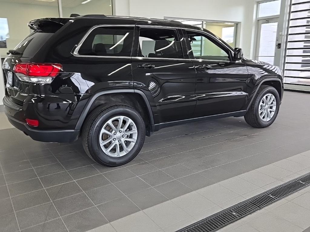 Vehicle image 10 of 35