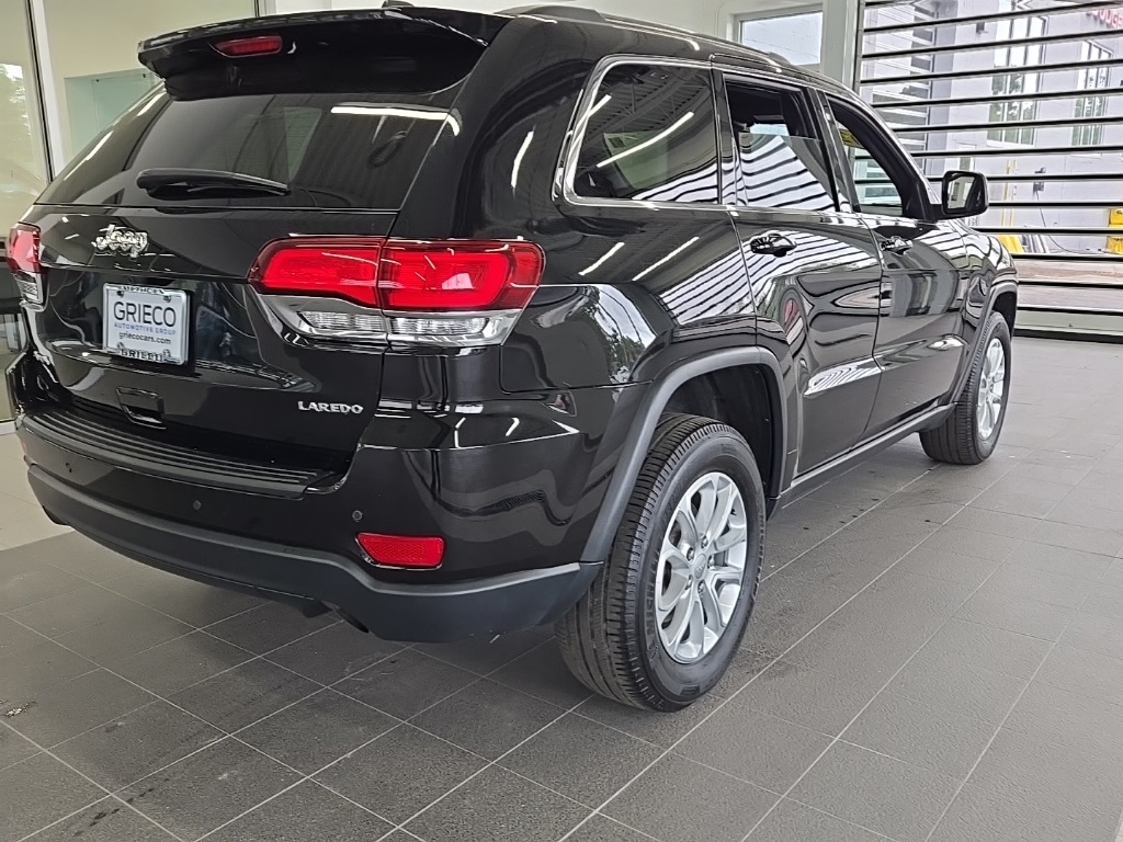 Vehicle image 11 of 35