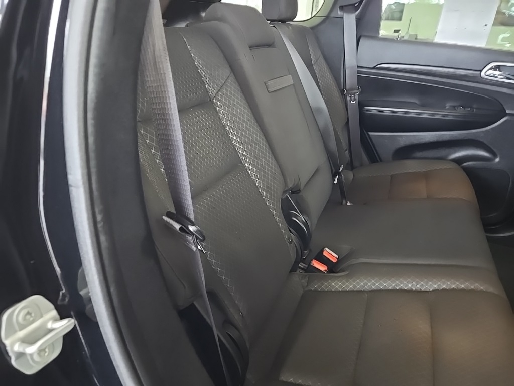 Vehicle image 18 of 35