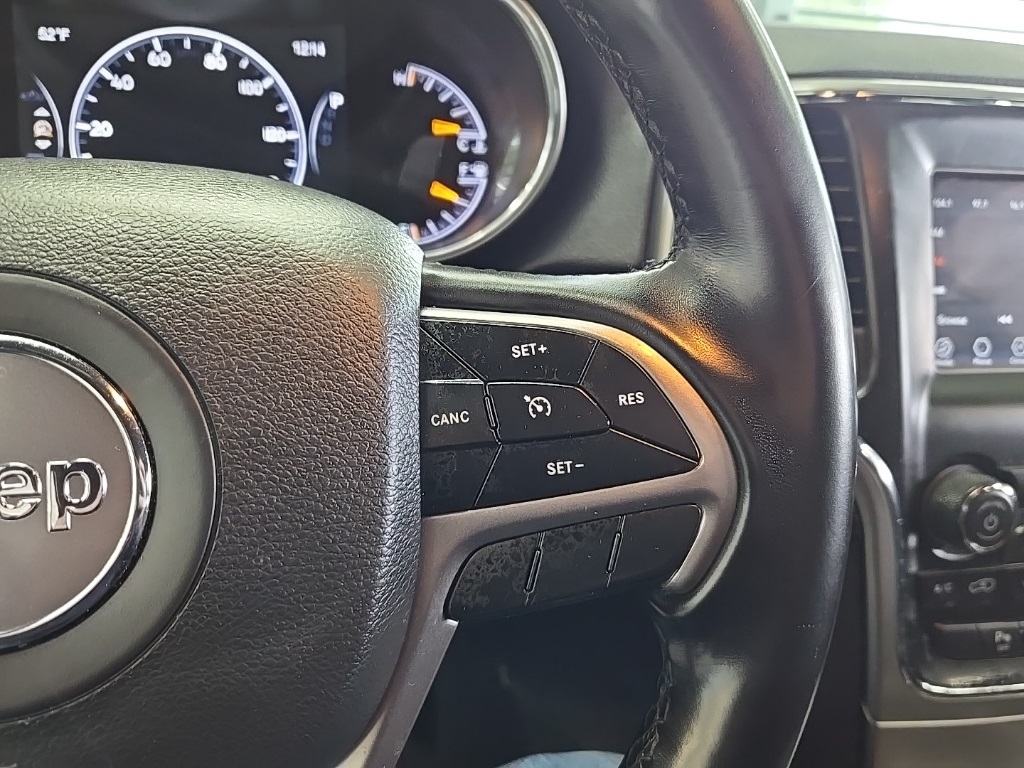 Vehicle image 33 of 35