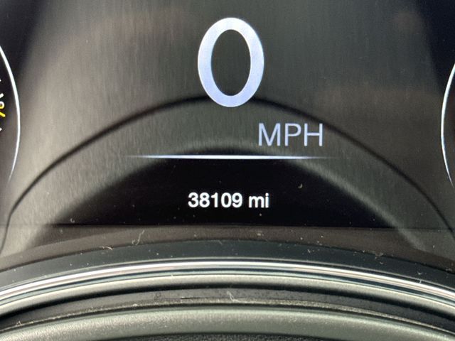Vehicle image 15 of 24