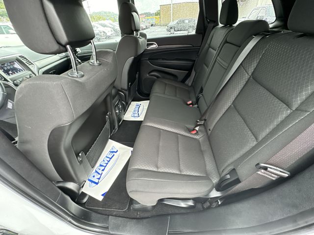 Vehicle image 21 of 24