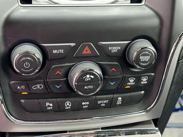 Vehicle image 18 of 24