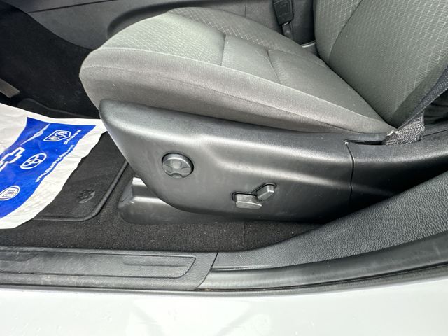 Vehicle image 12 of 24