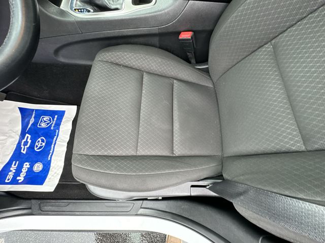 Vehicle image 11 of 24