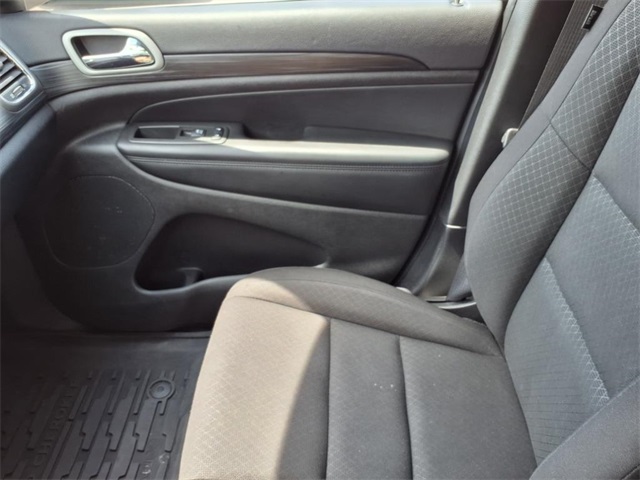 Vehicle image 12 of 21