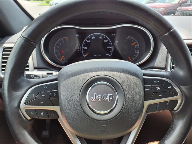 Vehicle image 14 of 21
