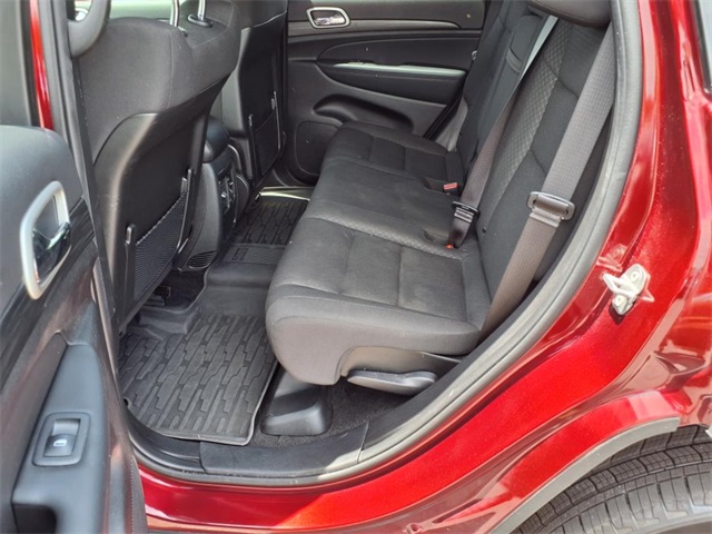 Vehicle image 11 of 21